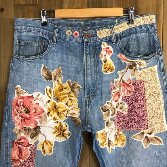 OOAK Levi’s Upcycled Boyfriend Floral Patch Jeans Sz 36/30 - Picture 3 of 16